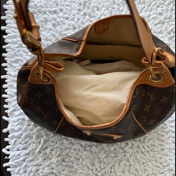 AUTHENTIC - Picture 3 of 6